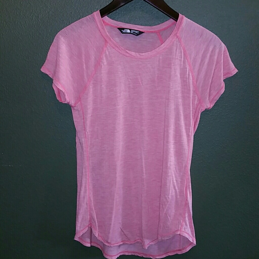 Light North Face shirt